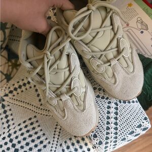 Yeezy Men Sneakers in Cream